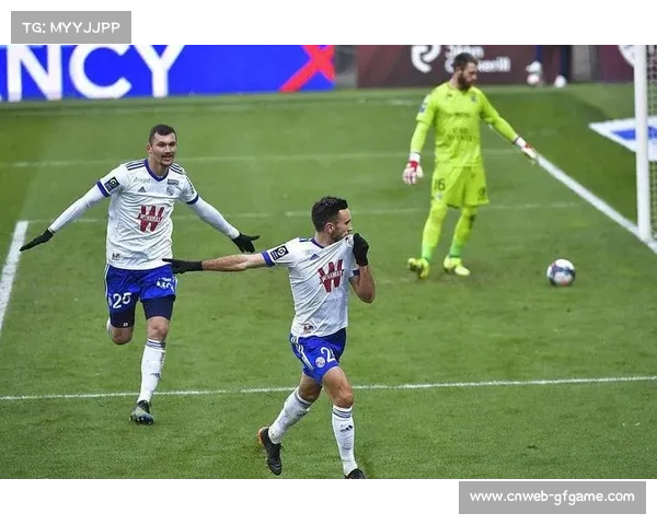 斯特拉斯堡主场迎战巴黎圣日耳曼，坚盾迎击利矛